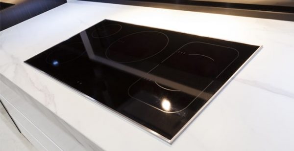 Do Induction Hobs Scratch Eaily 600x309 