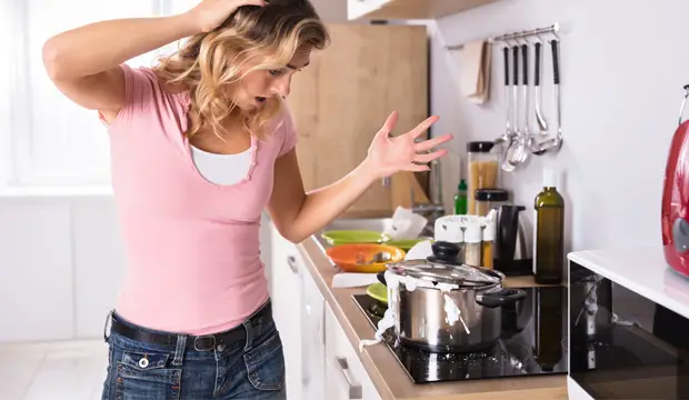 Induction hob protector mat helps prevent mess